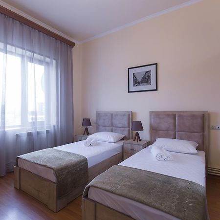 Umba Apartment N1 - 2 Bedrooms Ереван Екстериор снимка