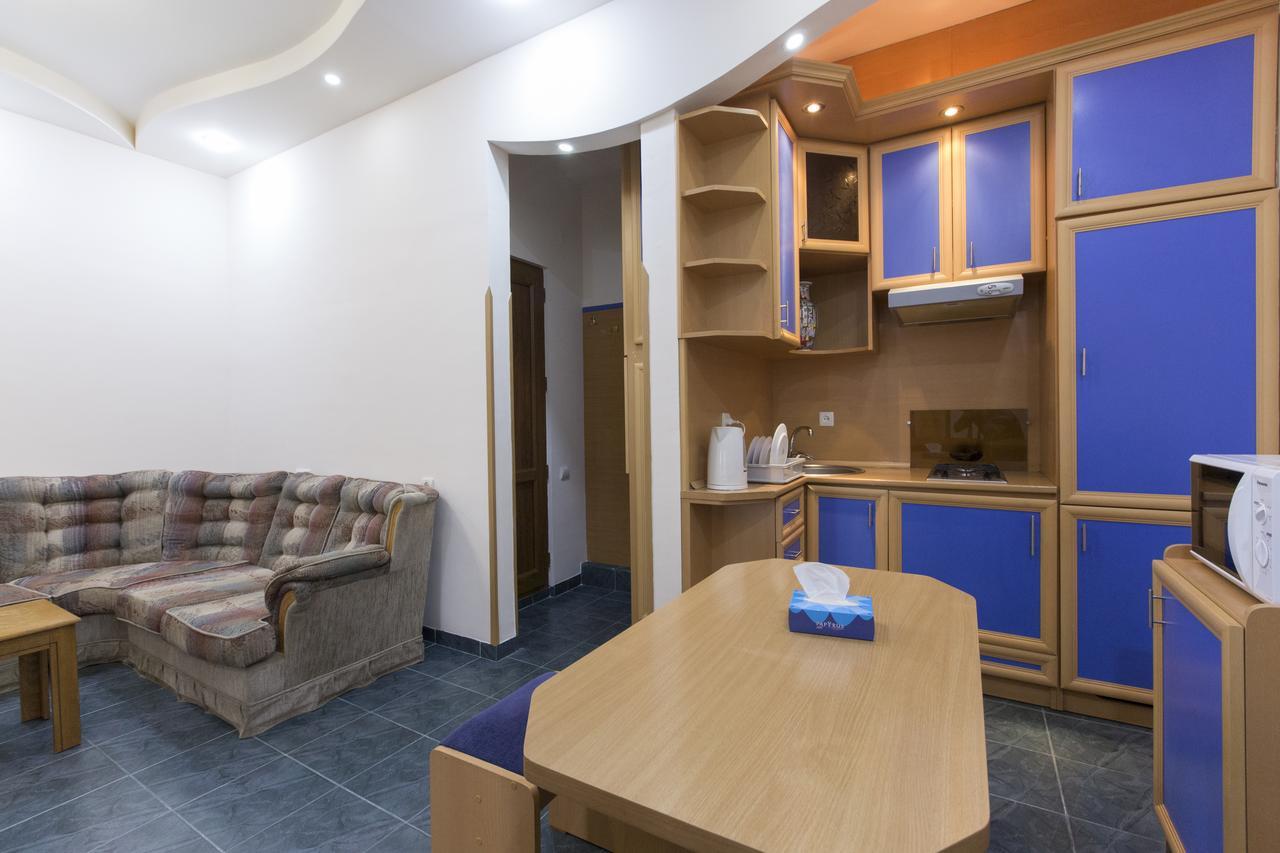 Umba Apartment N1 - 2 Bedrooms Ереван Екстериор снимка